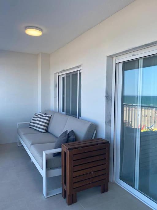 Apartamento 1ª Linea De Playa - Con Piscina Y Parking Playa de Gandia Kültér fotó