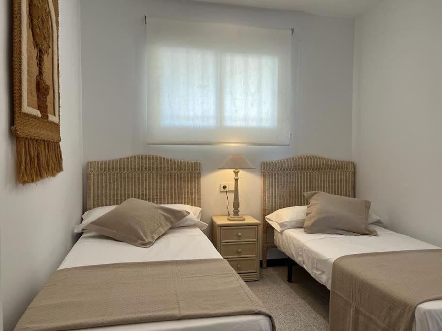 Apartamento 1ª Linea De Playa - Con Piscina Y Parking Playa de Gandia Kültér fotó