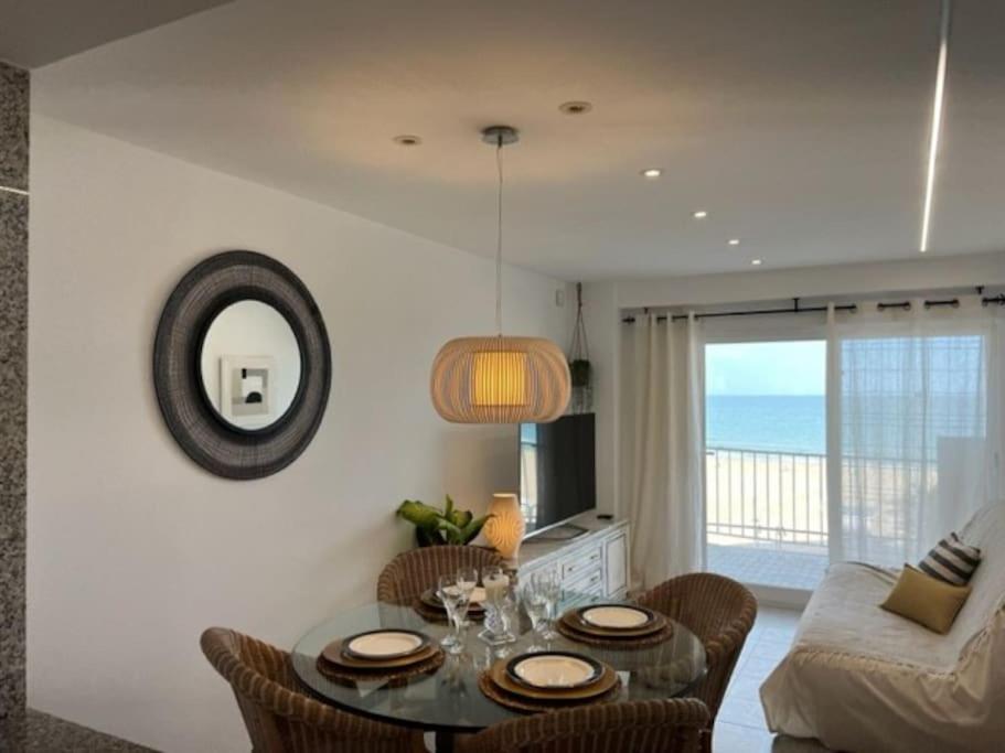 Apartamento 1ª Linea De Playa - Con Piscina Y Parking Playa de Gandia Kültér fotó