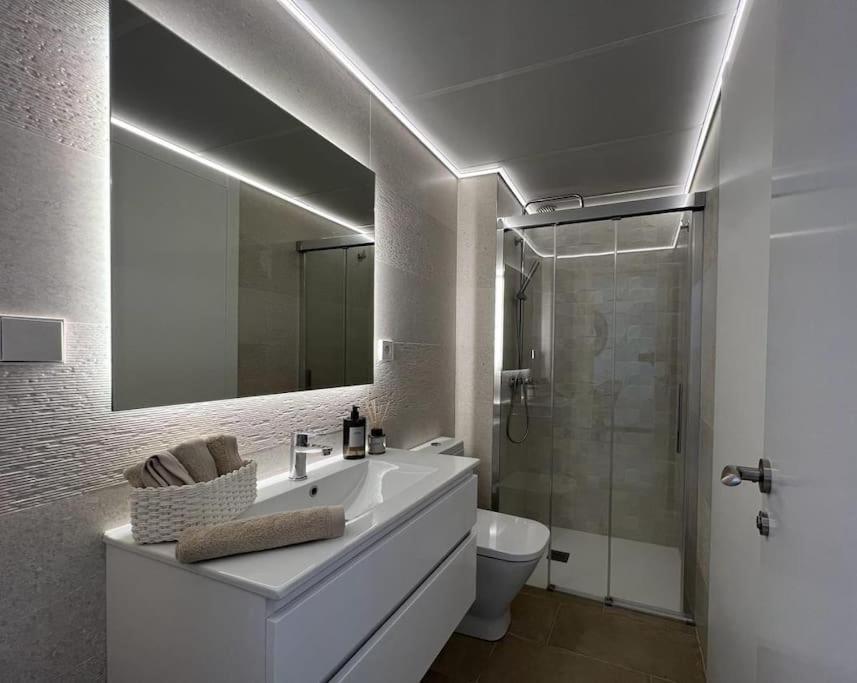 Apartamento 1ª Linea De Playa - Con Piscina Y Parking Playa de Gandia Kültér fotó