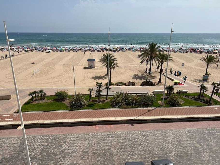 Apartamento 1ª Linea De Playa - Con Piscina Y Parking Playa de Gandia Kültér fotó