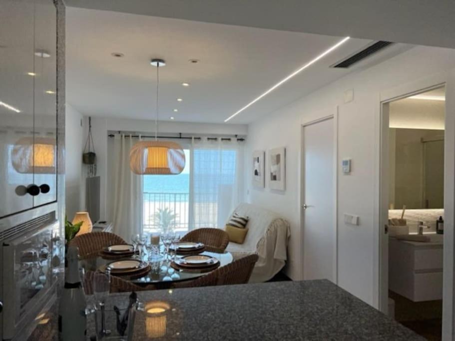 Apartamento 1ª Linea De Playa - Con Piscina Y Parking Playa de Gandia Kültér fotó