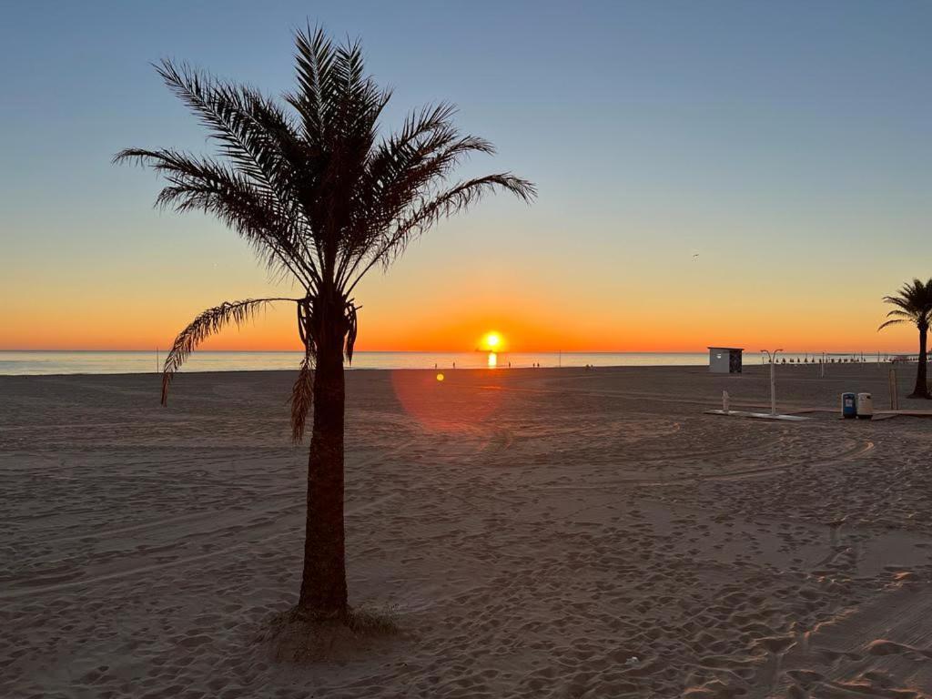 Apartamento 1ª Linea De Playa - Con Piscina Y Parking Playa de Gandia Kültér fotó