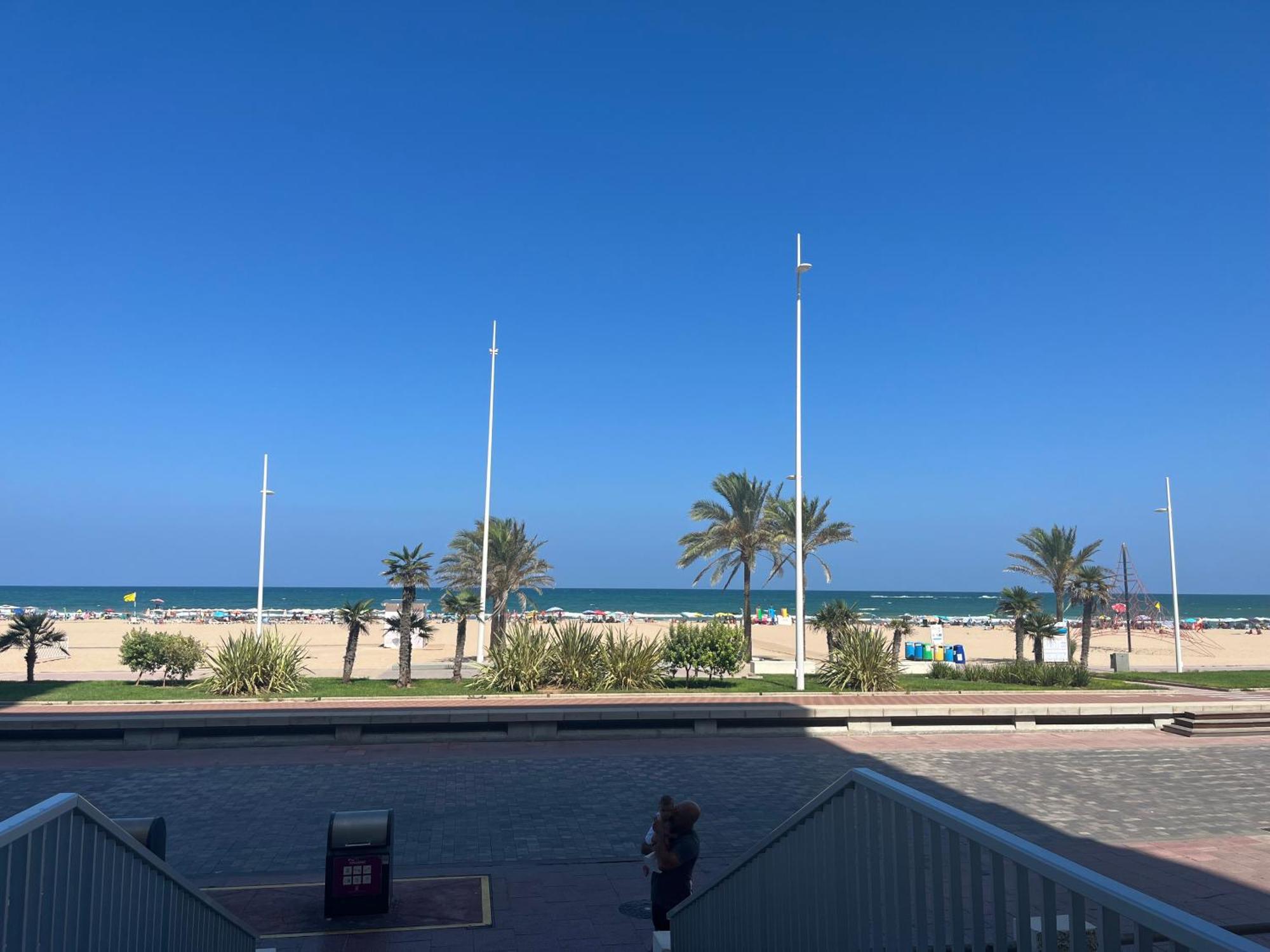 Apartamento 1ª Linea De Playa - Con Piscina Y Parking Playa de Gandia Kültér fotó